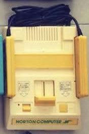 401_db's tweet image. New arrival item at Unauthorizon.
Thanks: @AlfaroOrueta

Brand: unknown 
Name: NORTON COMPUTER 
Model: unknown
Region: Thailand

#Famicom/#NES based console, released by unknown supplier.

unauthorizon.org/record/rec1nYm…

#famiclone #bootlegconsole #retrogame