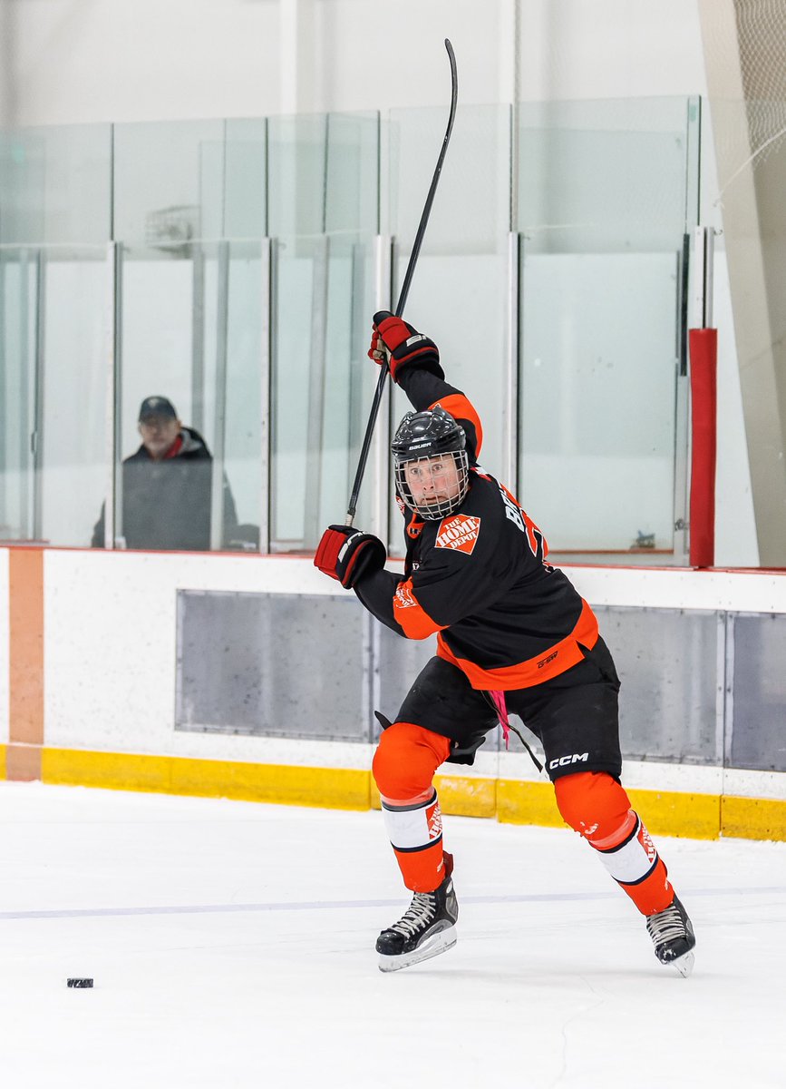 Kellanonfire's tweet photo. @heatdaddy69420 we had a rockstar at our slap-shot-free charity hockey tournament https://t.co/ev204AeJj7