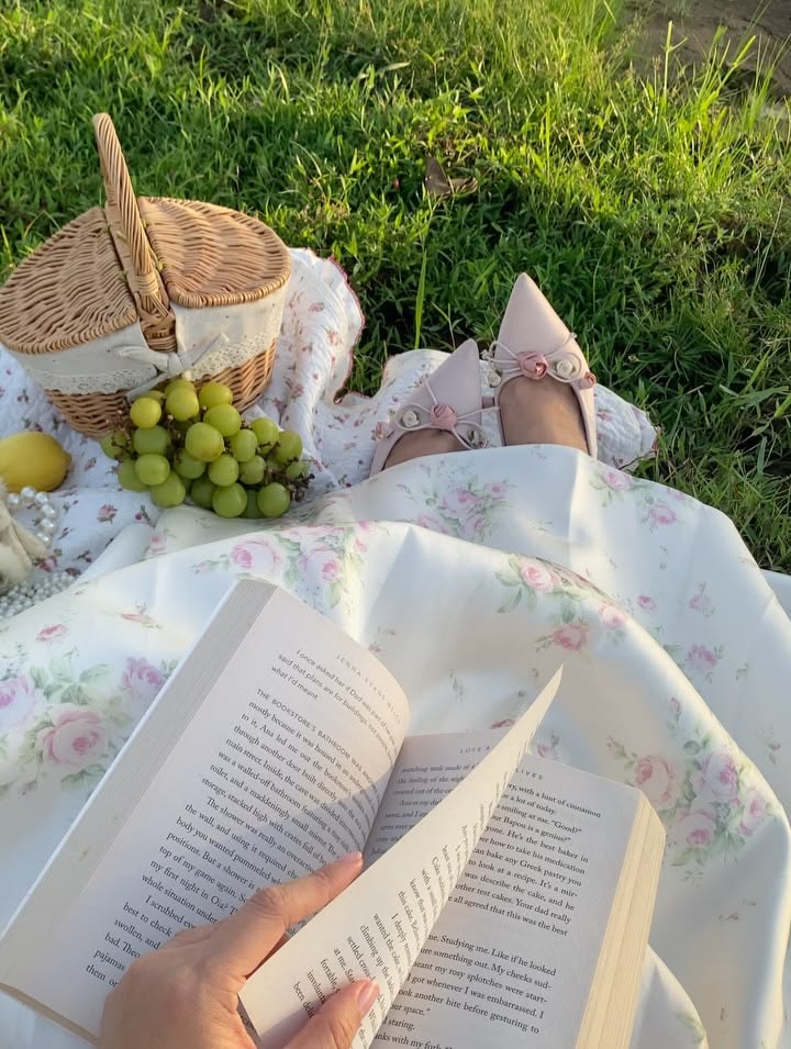 only aesthetic tweet media