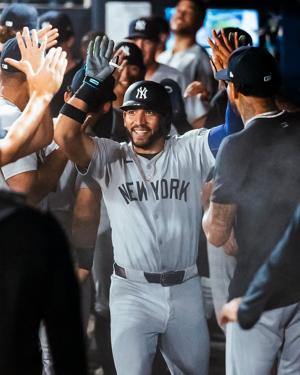 OliverCh17's tweet photo. Chema..

OPENING DAY / Yankees 

. https://t.co/w5im3NYe62