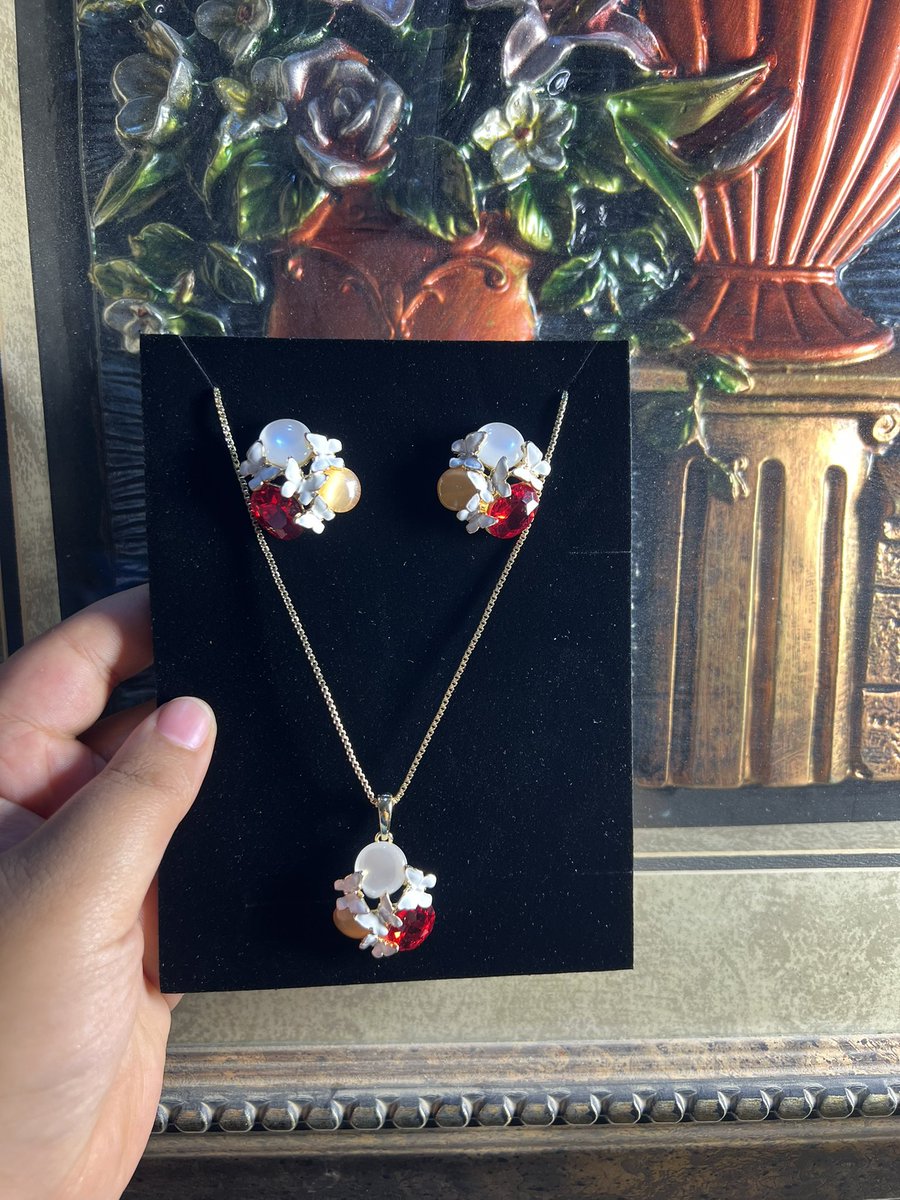 fine fingers,SharifaBites&Bling (Mrs) tweet media