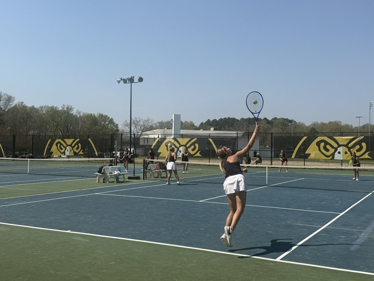 tsmithappraiser's tweet photo. Women’s Tennis:  Pfeiffer vs. Meredith from Misenheimer.  @anna_smith_12 and Addison Furr  get the doubles win. https://t.co/b6ztKKZ7dr