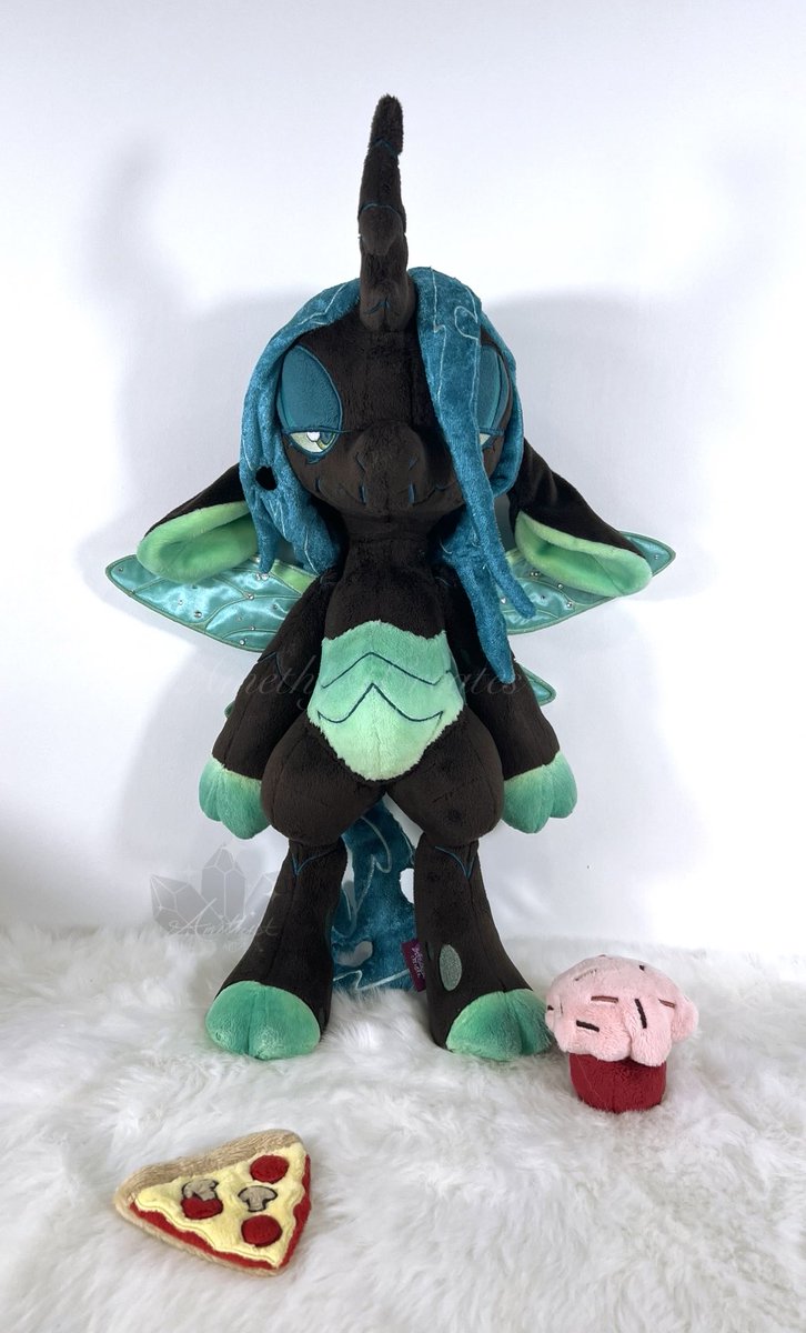 AmethystCreates's tweet photo. Plush c0mms are open! Taking slots for May-June completion.
Open for anything from beanies to large-scale anthros and everything between. Ponies, furries, humans, anything you’d like!
Please DM for a quote and more details! Shares greatly appreciated https://t.co/s2vxlqEK2b