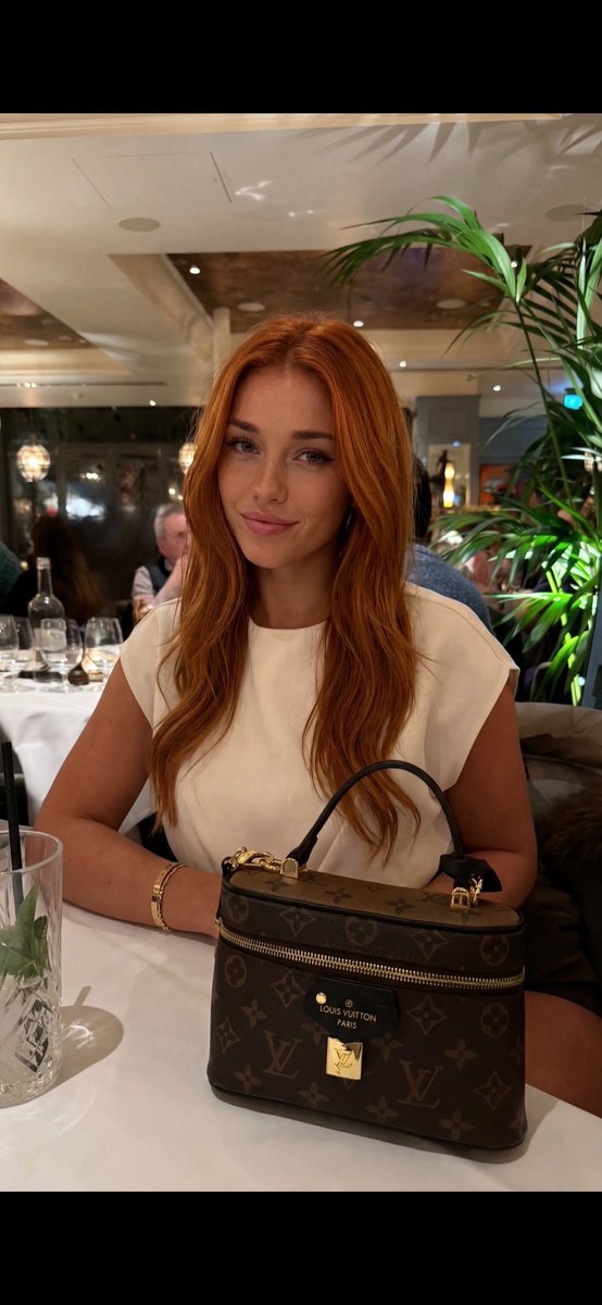 Scarlett Sinclair tweet media