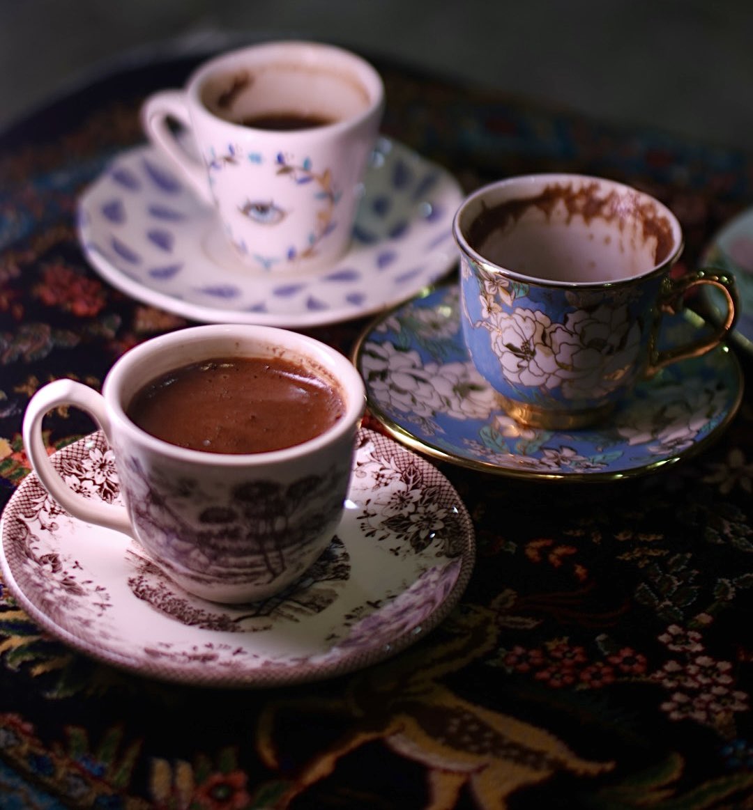 cabmaro's tweet photo. كُل شىءٍ له وقـتٌ مُناسـب ،
إلا القهـوة كل الوقتِ مُناسبٌ لها ☕️ https://t.co/1OFer5bCPD