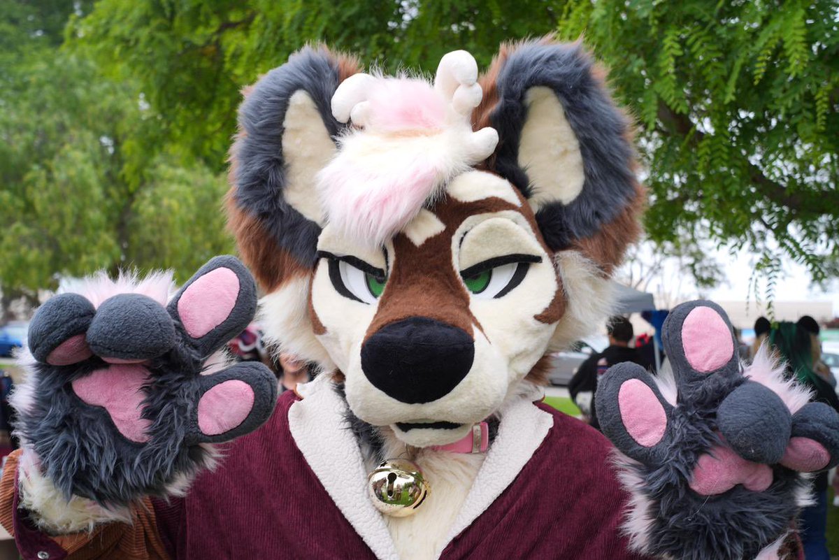 I’ll be at TFF this weekend don’t be a stranger if you know me blehhhh 😝