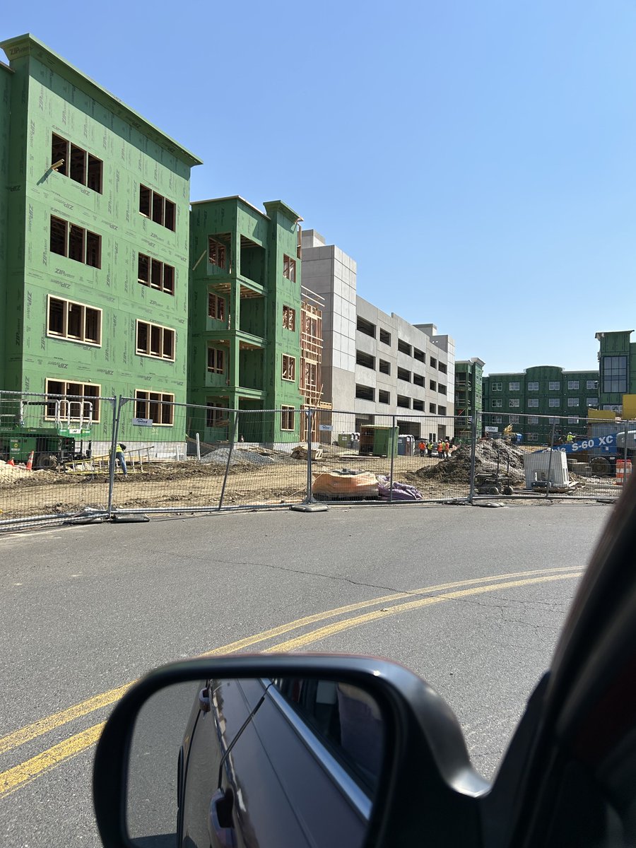 ohululu's tweet photo. Theyโre building apartments at The Moorestown Mall on both sides of a Parking Garage. #BurlingtonCounty https://t.co/Az262oEq9u