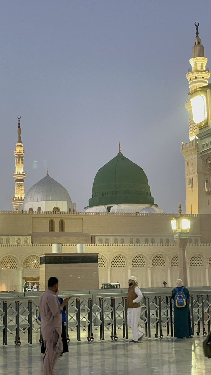 Bu gözler senden daha güzelini görmedi ve görmeyecektir..🌹🌹