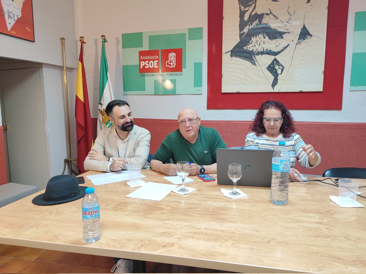 psoepalo's tweet photo. 🔴 La plataforma de jubilados del SAS lo dejan claro, la sanidad pública andaluza está en juego. La gestión de Juanma Moreno ha sido nefasta. Las próximas elecciones serán un auténtico referéndum por nuestra salud. #SanidadPública https://t.co/yjkjKaMAjN