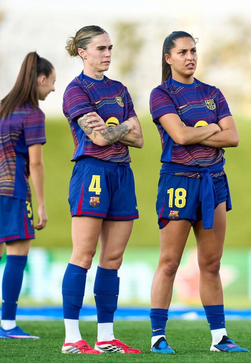 fan account of Mapi León tweet media