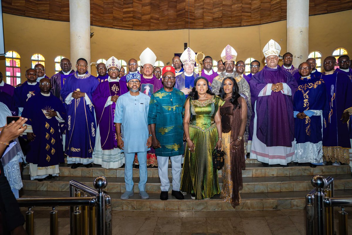 adaorasoludo's tweet photo. Gratitude 🙏🏾
Photos from the thanksgiving mass to celebrate the election and second term inauguration of my incredible dad @CCSoludo!
May Anambra Continue to Win!
#Anambra #soludosecondterm #soludosolution https://t.co/FeqqPPh9qN