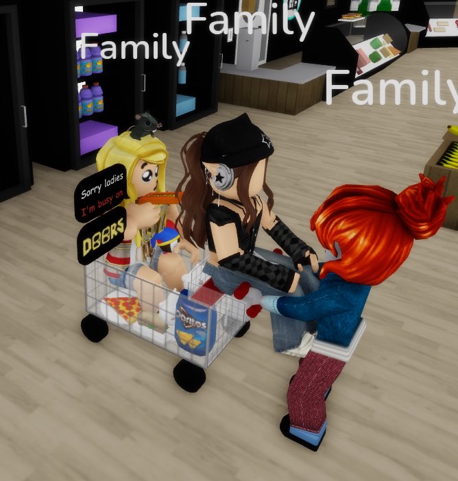 With my friends🩷✨

CLOVER🍀 <a href="/byerslvrs/">ɹƎΛO˥Ɔ | CLOVER</a> 

And

MIMI🏳️‍🌈 <a href="/hellokittybyers/">mimi 🫧</a>