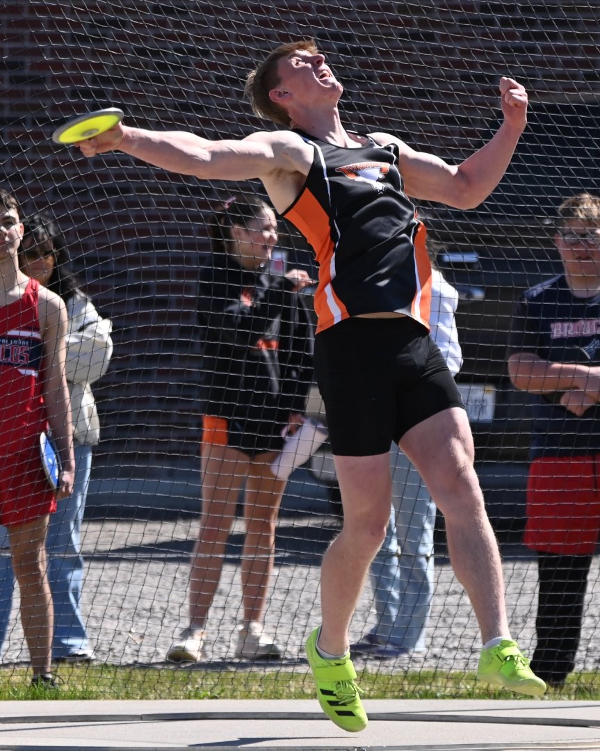 PrepRunningNerd's tweet photo. Noah Rau of Chase County opened his season today at Perkins County with a 199-11 discus throw, just shy of the 203-09 All-Class record he set at the 2025 State meet.

Photos:  Nerd Stammpede https://t.co/200O5hSD1y