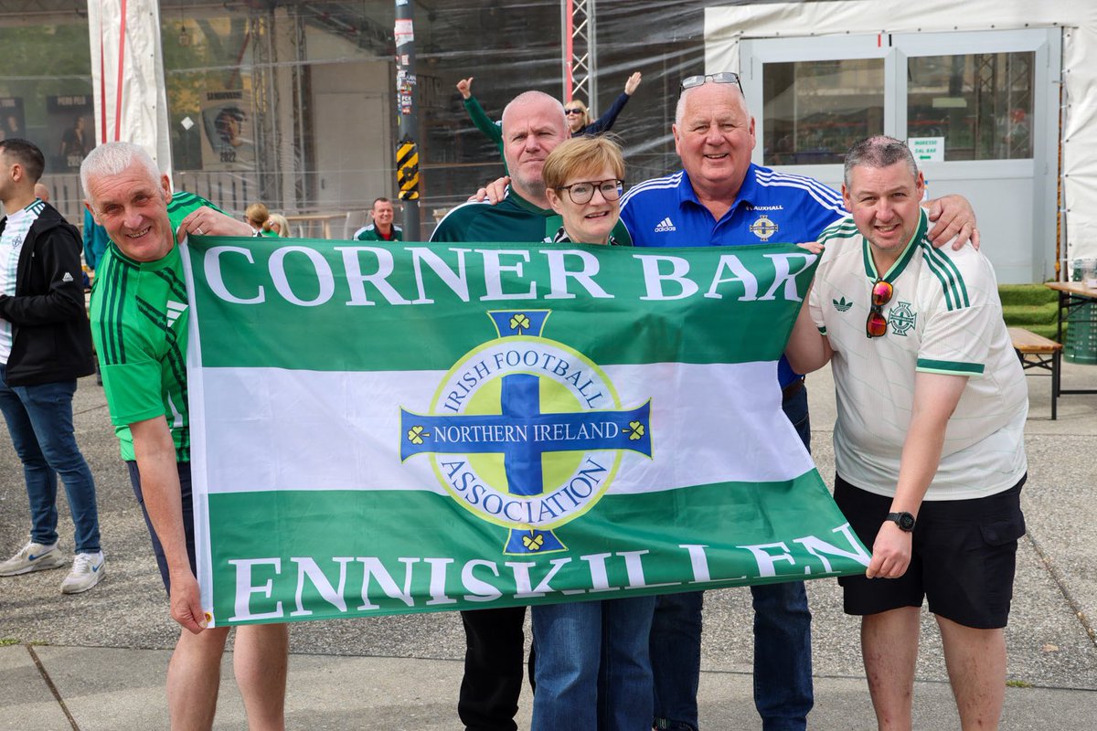 TheFilthReport's tweet image. All the best tonight to #Wales #Ireland #NorthernIreland.  Massive night ahead. 🇬🇧😉👊💥

🇬🇧 Britify.net | Bit.ly/checkourstore