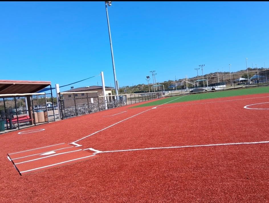 TarkettSports's tweet image. Cooper Field Complex, located at Naval Station Guantánamo Bay in Cuba, provided our @TarkettSports teams with a unique and exciting opportunity to bring our leading sports surfacing solutions to the U.S. base.

🏈Run by the Navy's Morale, Welfare and Recreation (MWR) division,