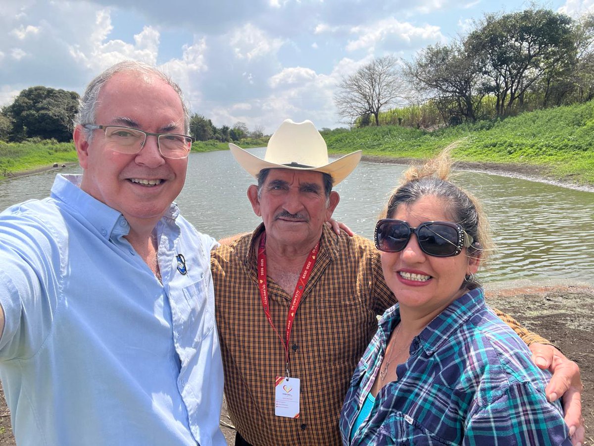Colpos_Ver's tweet photo. 🌿 El Dr. Alberto Asiain Hoyos del
Colegio de Postgraduados – Campus Veracruz exploró acciones de conservación y desarrollo turístico en la Laguna El Salitral.
#Colpos #Vinculación #DesarrolloRural 🤝🌱 https://t.co/cYxEPIwEZd
