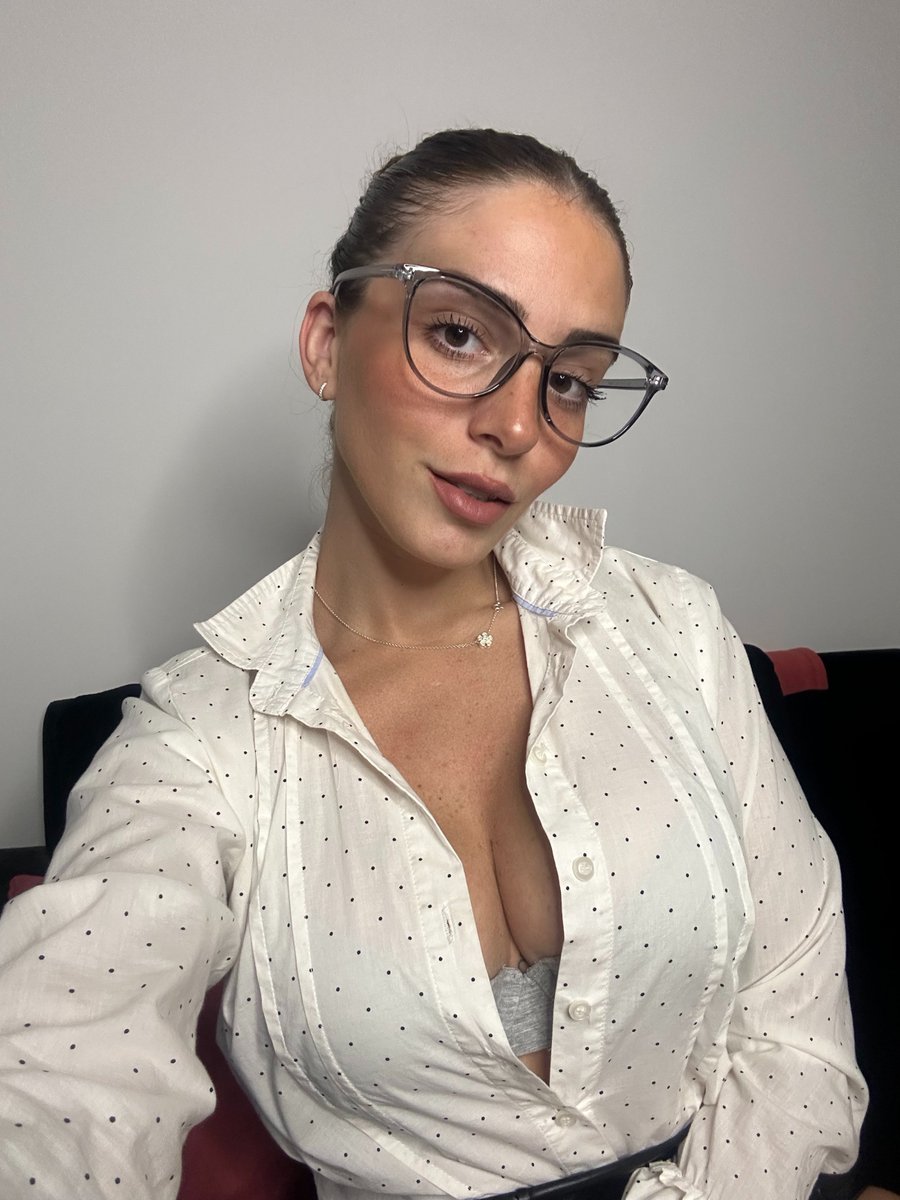 Carla la prof 📚 tweet media