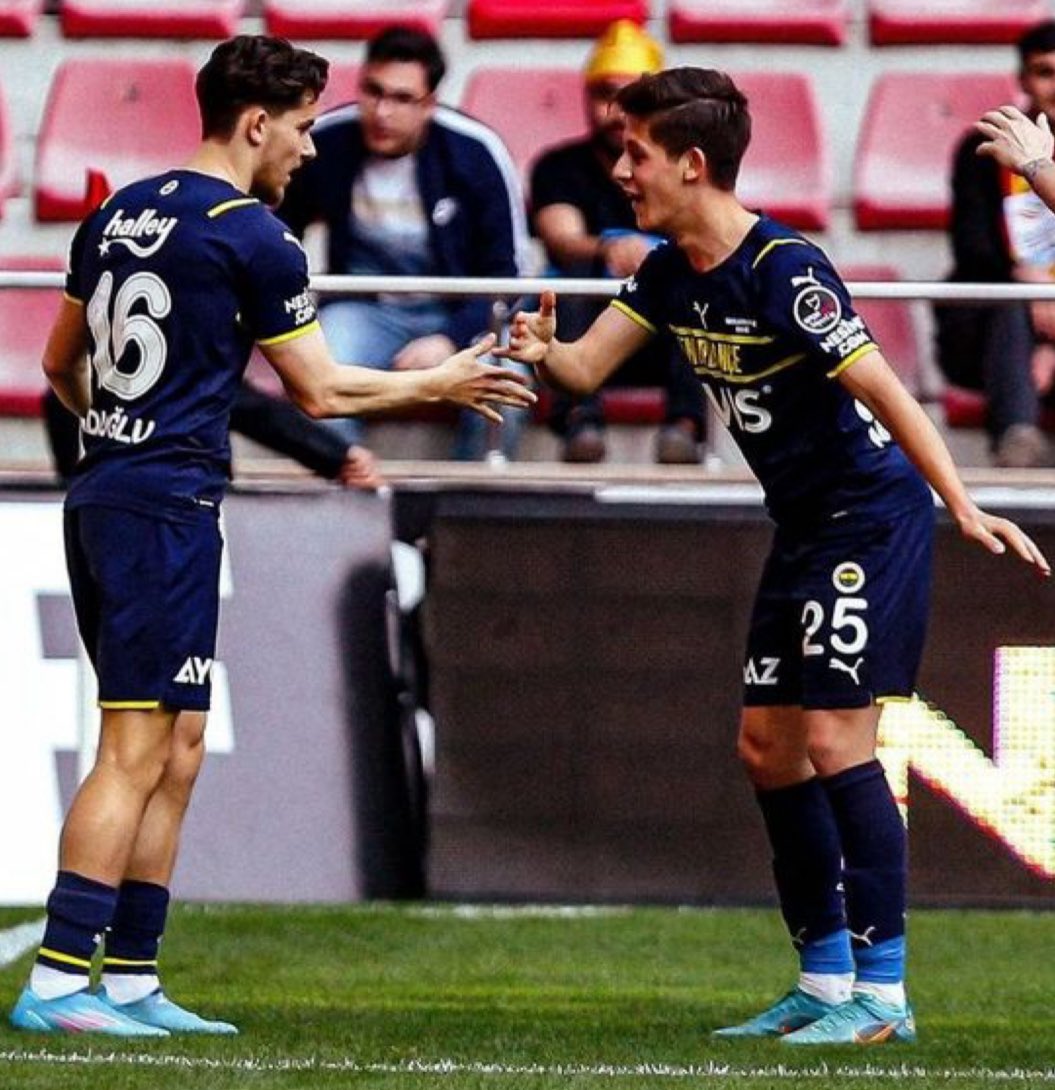 yıldızlara bak                           biz küçüktük