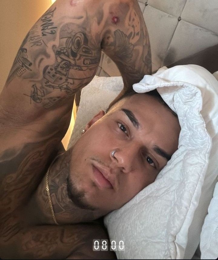 believeigh's tweet photo. a melhor foto do veigh é sempre a próxima. https://t.co/RNoWSliwdJ