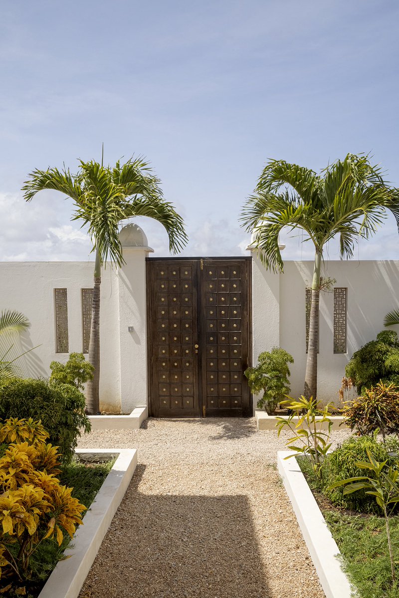 Let’s Discover Travel tweet media