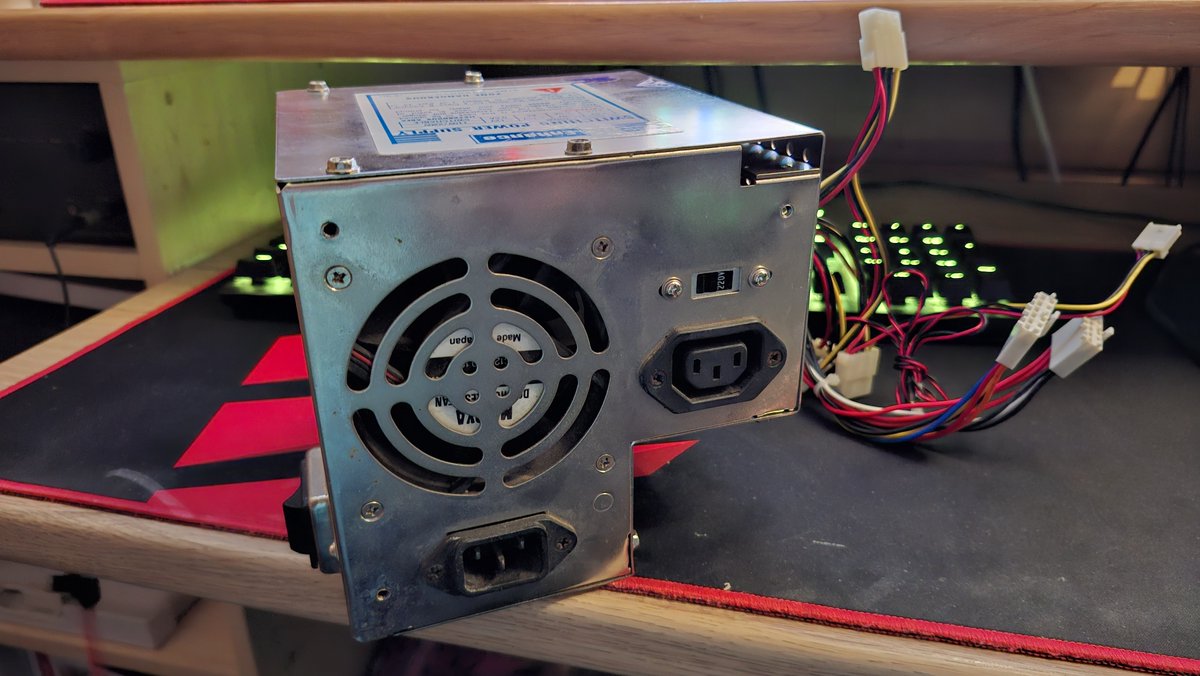 hajek_jaromir's tweet image. 👀at last new PSU for my 486 100MHz project, MB Octek Hippo 15 #retrogaming #retropc #oldcomputers #collection