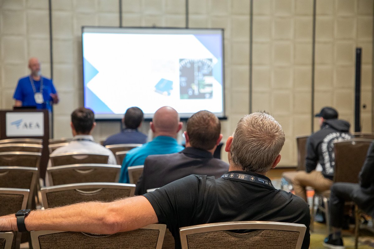 Universal Avionics tweet media