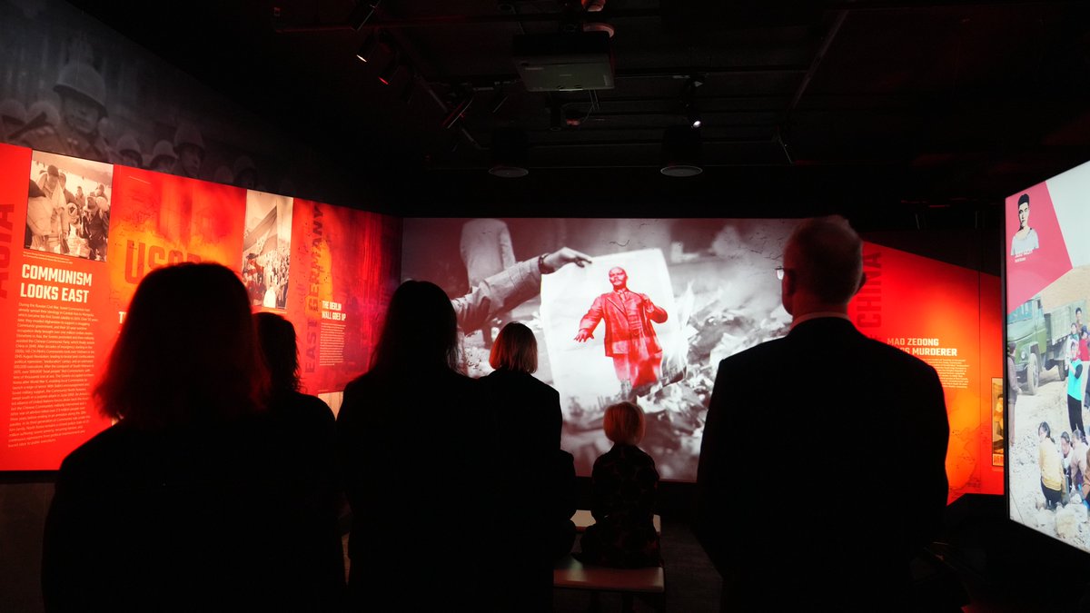 VoCommunism's tweet photo. A special thanks to Diana Nausėdienė, the First Lady of Lithuania, for visiting the VOC Museum and discussing Lithuania's fight against communism and Soviet occupation. 

Together, we can remember the victims.