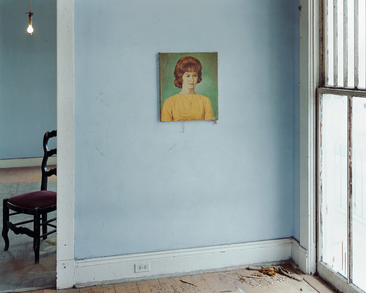 photobookjunkee's tweet photo. From our bookstore: Alec Soth - Sleeping By The Mississippi (2nd Edition, 2nd printing, Mack, 2020)

Signed copies available 📚✍️

https://t.co/wZ8kO8obbL https://t.co/EPapR9VOLf