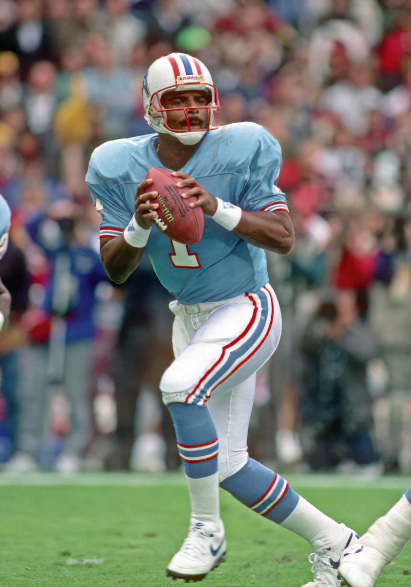 BudsOilers's tweet photo. Happy Moonday! 🌛🚀1⃣🏈 #LuvYaBlue https://t.co/OA1nd4OWVv