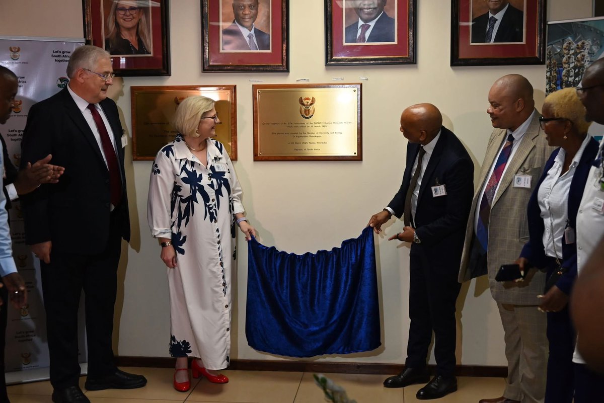 necsa_Ltd's tweet photo. #TBT: A historical moment when Minister Ramokgopa along with Deputy Minister Samantha Graham-Maré unveiled the SAFARI-1 60th anniversary plaque.
@iaeaorg @DOEE_ZA
#SAFARI-1Turns60
#SAFARI-1Anniversary
#NuclearScience
#NuclearInnovation
#AdvancingScience
#ProudlySouthAfrican https://t.co/BDDQMEBGu5