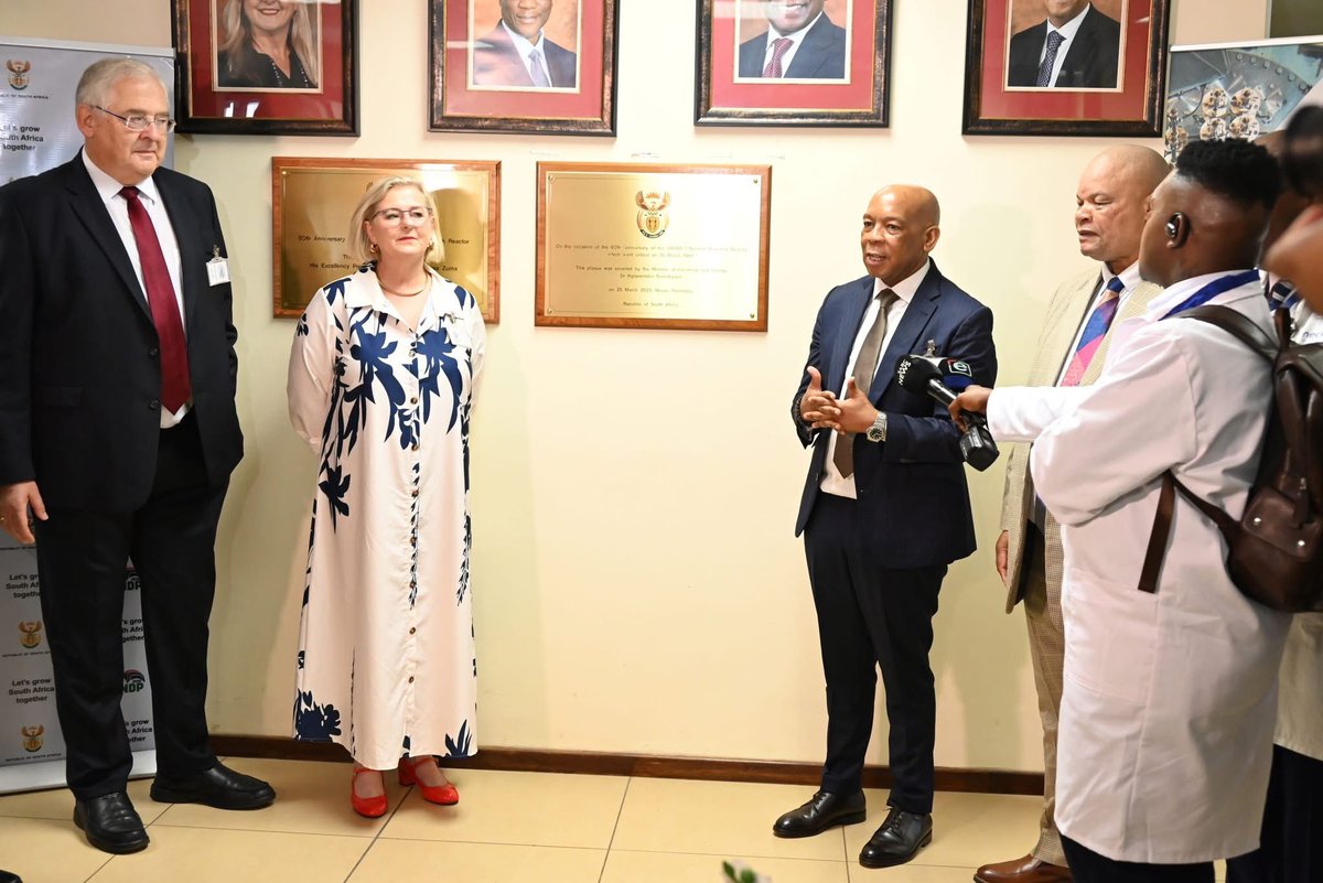necsa_Ltd's tweet photo. #TBT: A historical moment when Minister Ramokgopa along with Deputy Minister Samantha Graham-Maré unveiled the SAFARI-1 60th anniversary plaque.
@iaeaorg @DOEE_ZA
#SAFARI-1Turns60
#SAFARI-1Anniversary
#NuclearScience
#NuclearInnovation
#AdvancingScience
#ProudlySouthAfrican https://t.co/BDDQMEBGu5