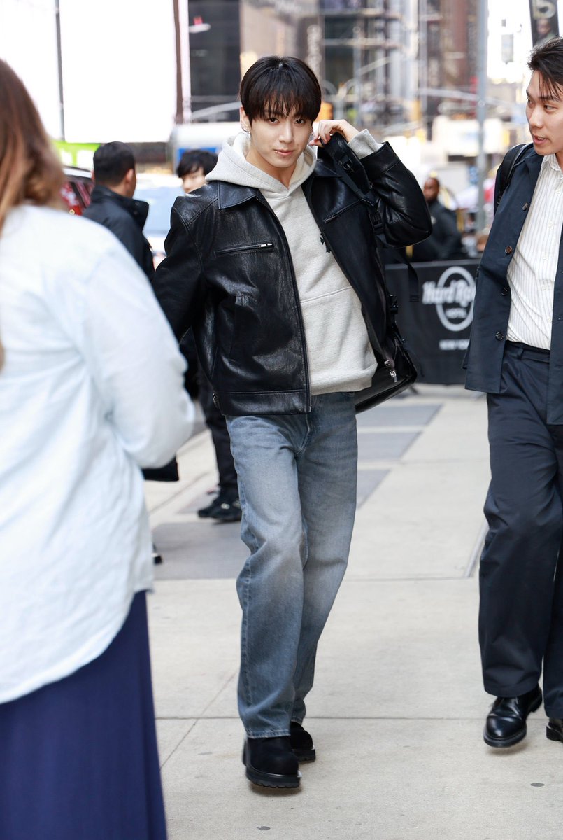 jungkook pics ♥︎ tweet media