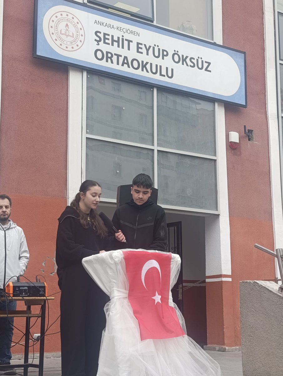 EyupSehit's tweet photo. Bir destanın adı: Çanakkale Savaşı 🇹🇷
Gözlerini kırpmadan vatan için can veren kahraman şehitlerimizi saygı, rahmet ve minnetle anıyoruz.
Unutmadık, unutturmayacağız. ❤️
#ÇanakkaleGeçilmez 
#18Mart https://t.co/FZMhIh4nX1