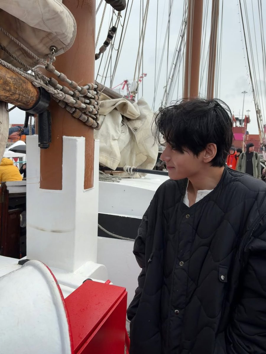 v of bts tweet media