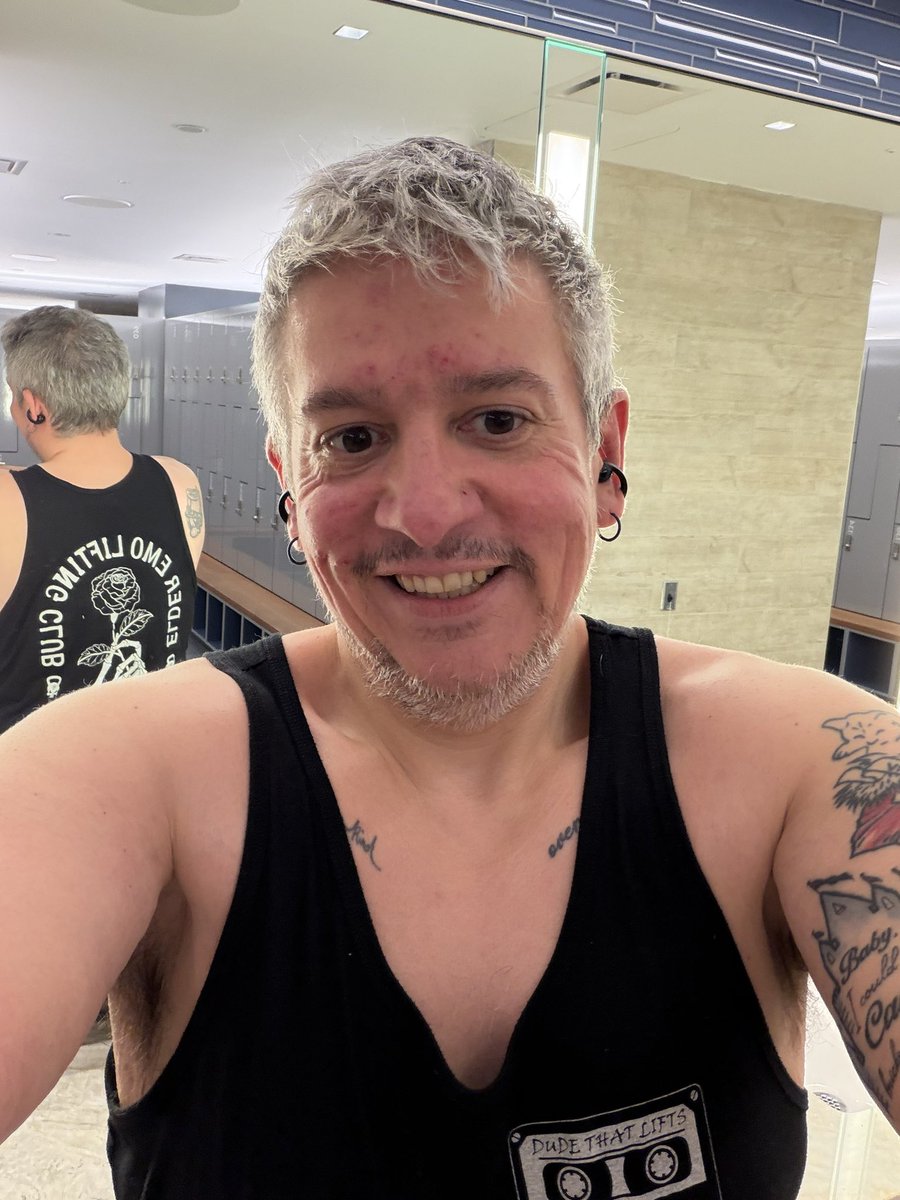 FPrimeX is the Life of a Showgirl(boy)𓅃 tweet media