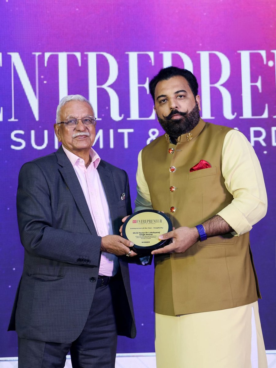 डॉ. लक्ष्यराज सिंह मेवाड़ इकोनॉमी टाइम्स के ‘एंटरप्रेन्योर ऑफ द ईयर’ अवॉर्ड से सम्मानित
मुंबई/उदयपुर मुंबई में आयोजित इकोनॉमी टाइम्स के प्रतिष्ठित सम्मान समारोह में डॉ. लक्ष्यराज सिंह मेवाड़ को ‘एंटरप्रेन्योर ऑफ द ईयर – हॉस्पिटैलिटी’ अवॉर्ड से सम्मानित किया गया।