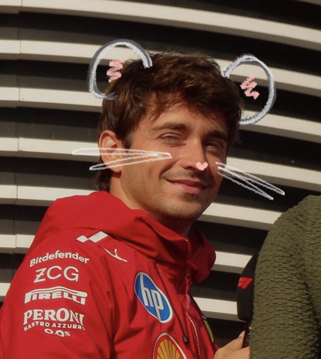 sara ★ tweet media