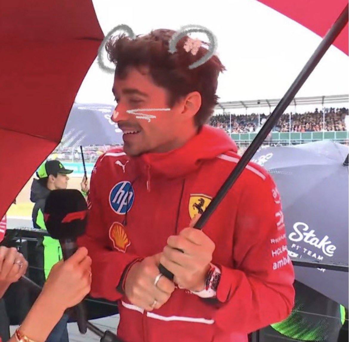 sara ★ tweet media