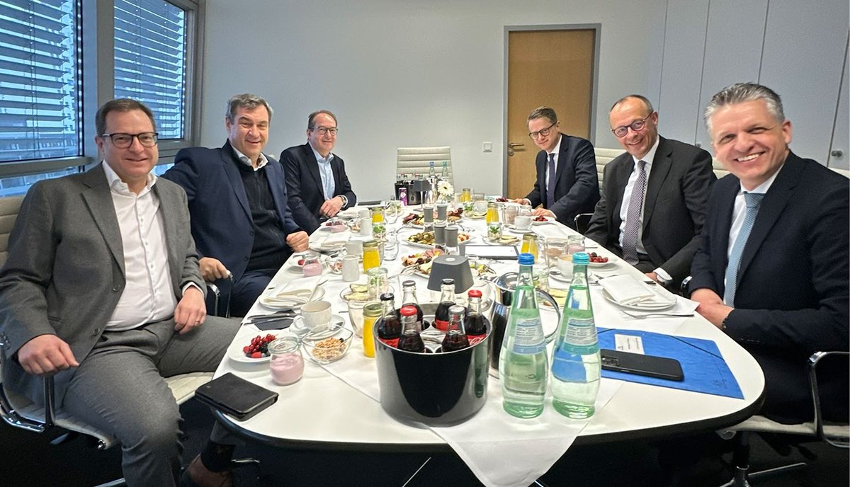 ULTRAKÆRL tweet media