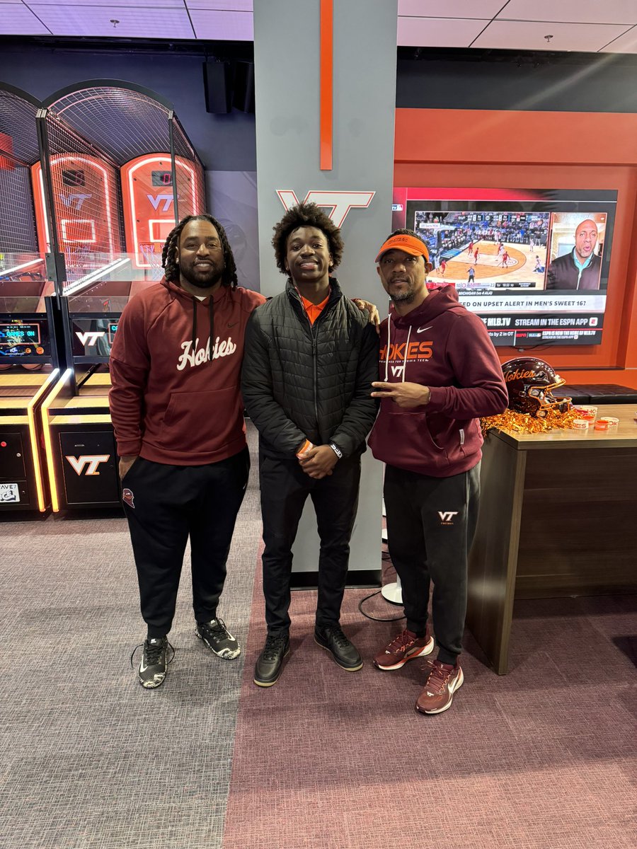 Domonic Williams Jr. ‘28 DB 6’0 190 tweet media