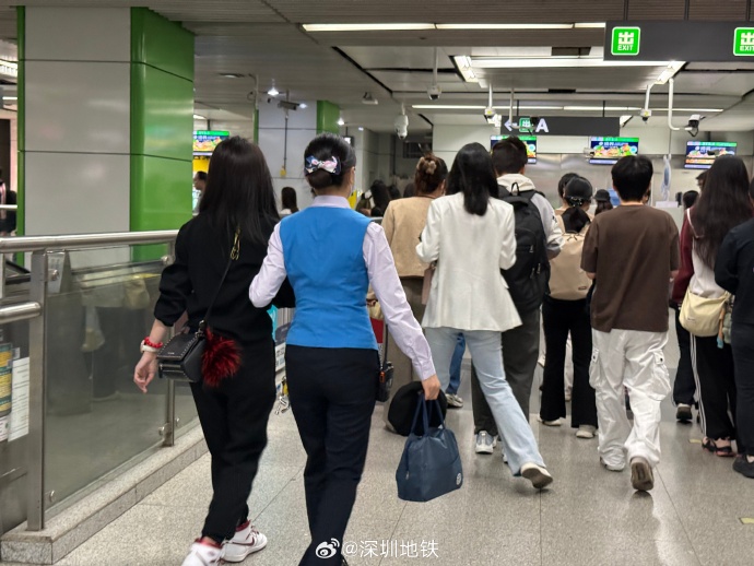 Florian Henze tweet media