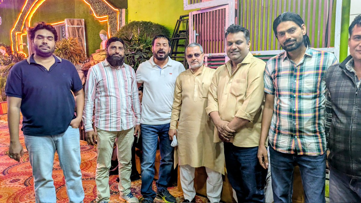 अपने क्षेत्र के विभिन्न वैवाहिक समारोहों में सम्मिलित होकर नवदंपत्तियों को आशीर्वाद एवं शुभकामनाएँ दीं।
 नवविवाहित जोड़ों को जीवनभर सुख, समृद्धि और मंगलमय दांपत्य जीवन की शुभकामनाएँ।
