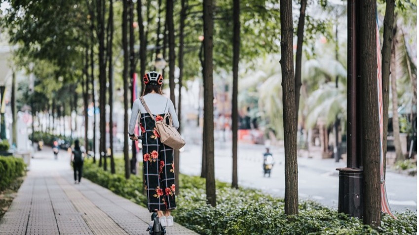 SiemensInfraUSA's tweet photo. E-bikes and e-scooters are reshaping #urban #transportation, but charging station upgrades can bring #firesafety challenges. Read Jerry Brown’s article to discover the benefits of proactive #firedetection and smarter protection. https://t.co/3s8Lwaktsr
#SmartInfrastructure #CRE https://t.co/7dnCA5B9MF