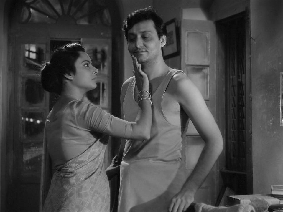 شَجَرَةٌ tweet media