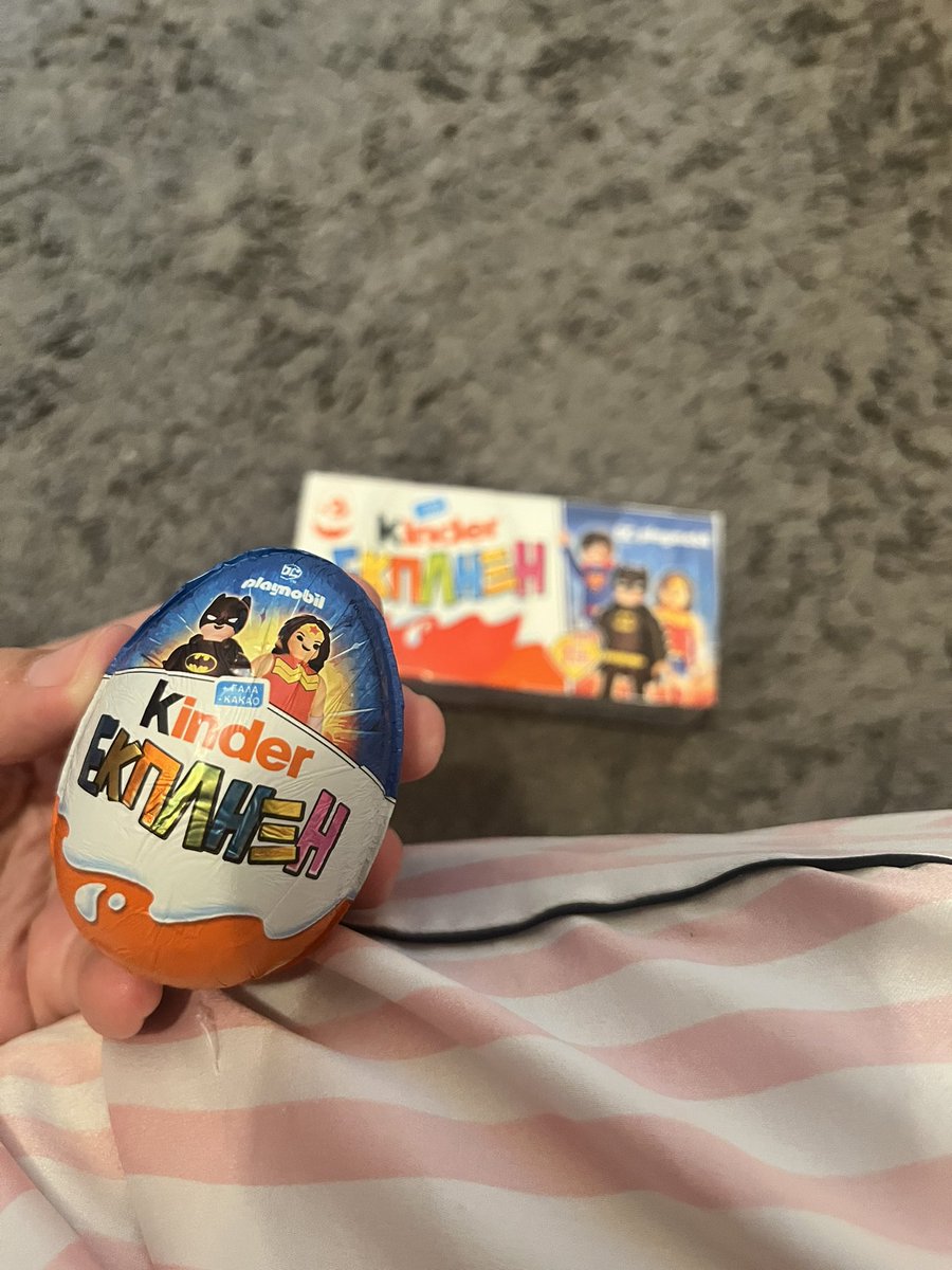 yrngvn's tweet photo. Pov: Yaşın 30 a yaklaşmıştır ama sen kinder süpriz yumurta koleksiyonu yapıyorsundur. 🐣 #kinder https://t.co/oEiD86ghla