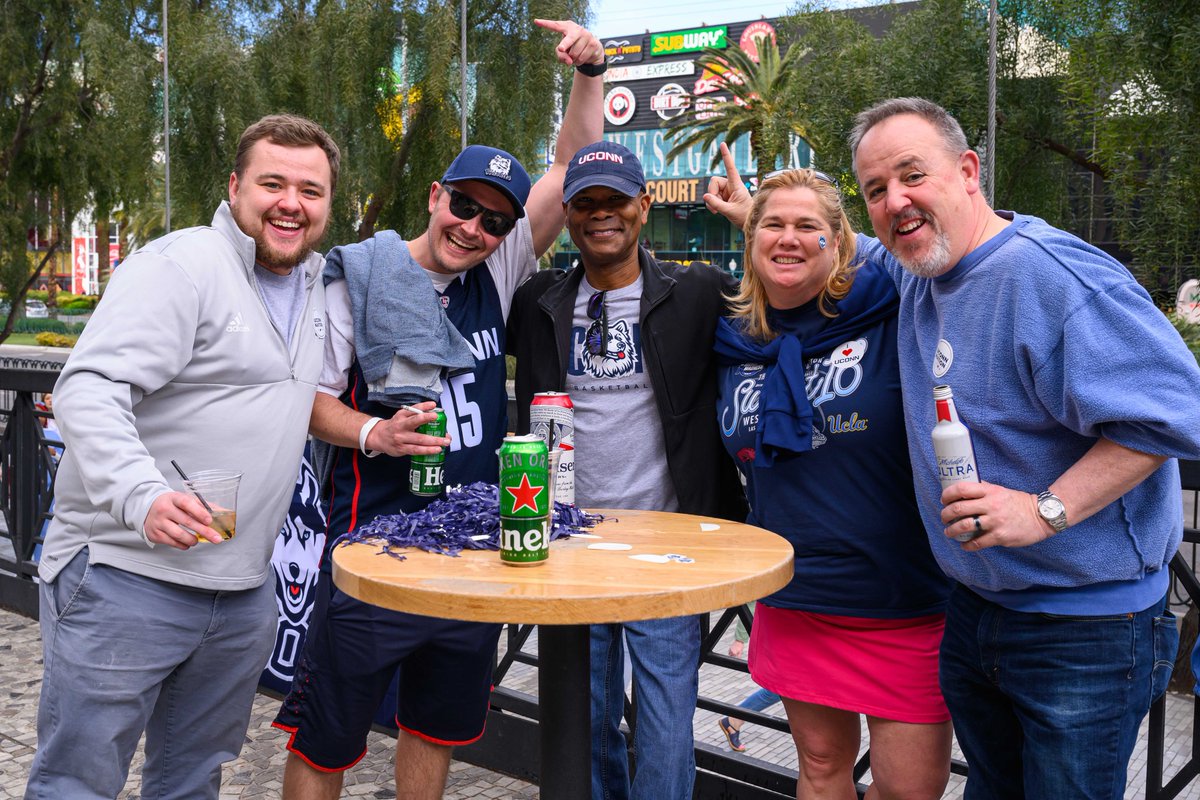 UConnHuskies's tweet photo. Join fellow @UConnAlumni for Sweet 16 Pregame Receptions in both Forth Worth and D.C.!

Fort Worth - https://t.co/S2DiPVoZBh

D.C. - https://t.co/a37Mpi6YZC https://t.co/fQ23Al383Z