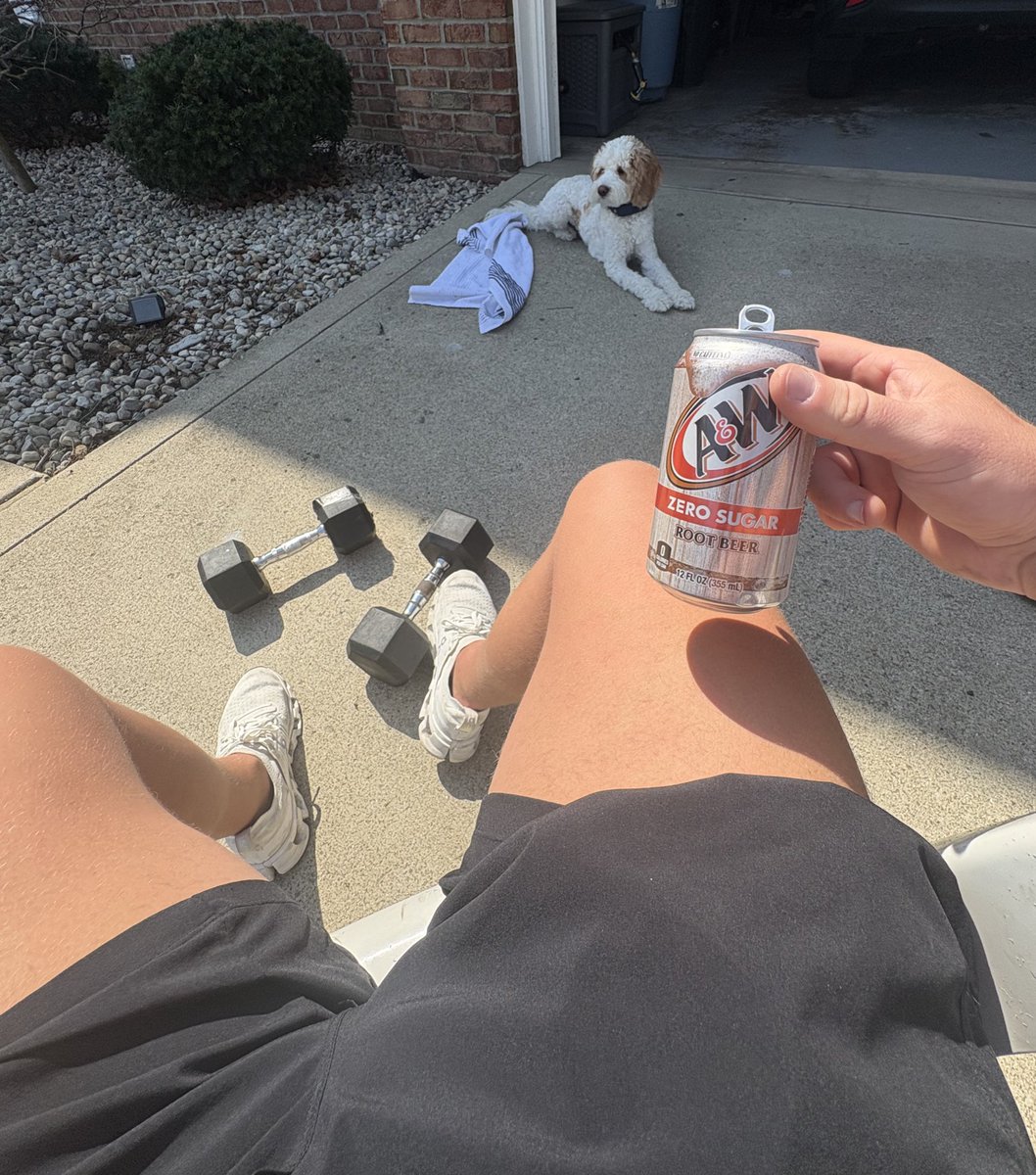 Lieutenant Cornbread tweet media