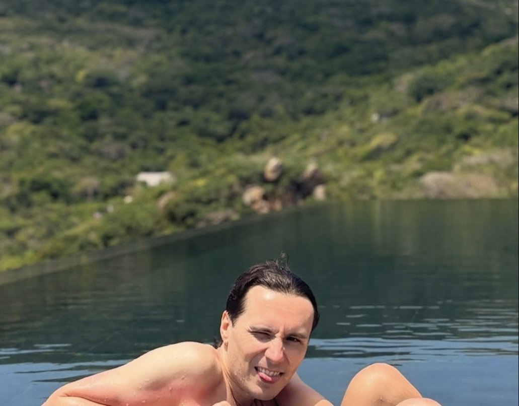 greek yogurt tweet media