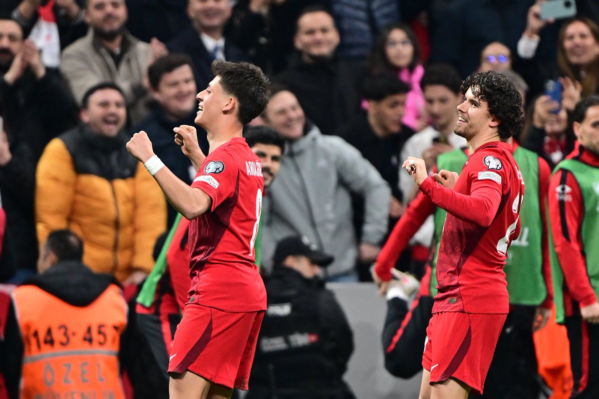 BİZİM ÇOCUKLAR! 😎

#GençFenerbahçeliler