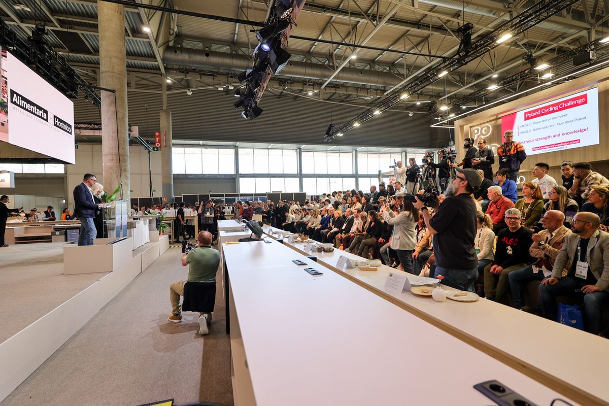 HOSTELCO tweet media